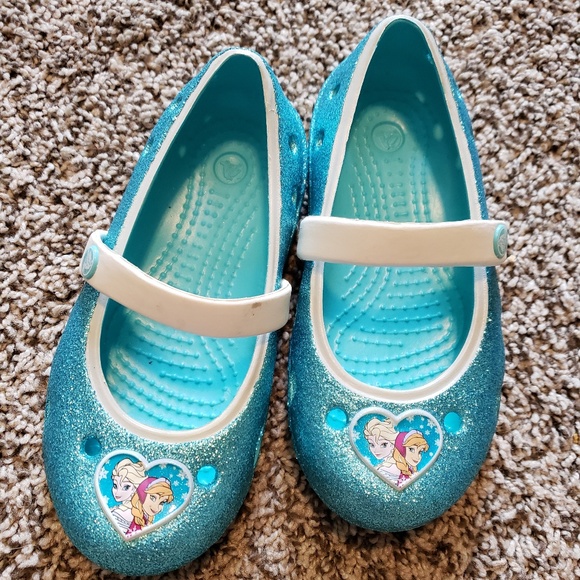elsa crocs